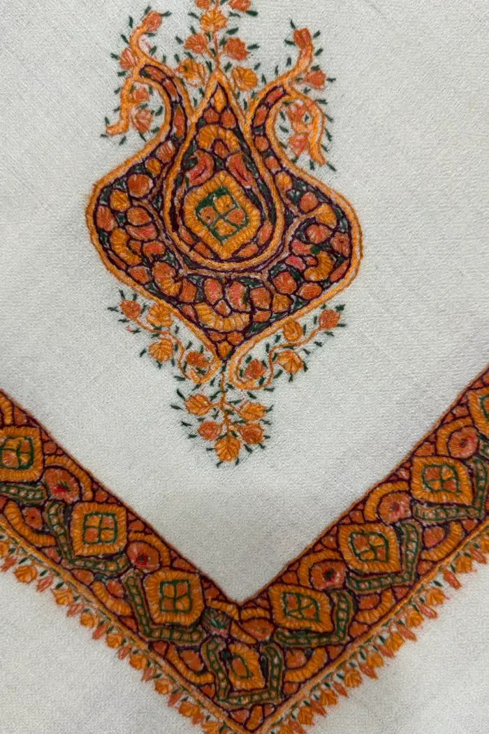 Fine pashmina rumal paying homage to Bahrain's Ghutra (غترة) heritage
