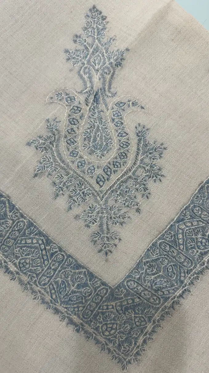 Unique pashmina rumal influenced by Syrian Keffiyeh (كوفية) and Shemagh (شماغ) styles