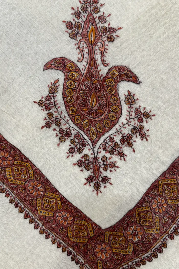 Traditional Yemeni-style pashmina rumal featuring Mawaz (معوز) and Fouta (فوطة) patterns